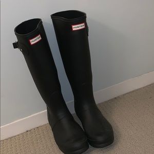 Black matte Hunter boots